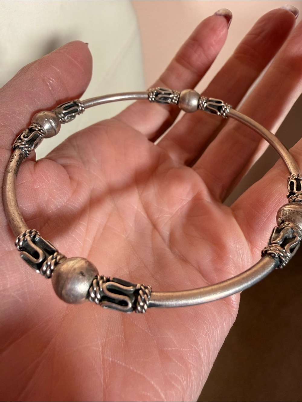 Vintage solid sterling silver southwestern Bali Bangle bracelet